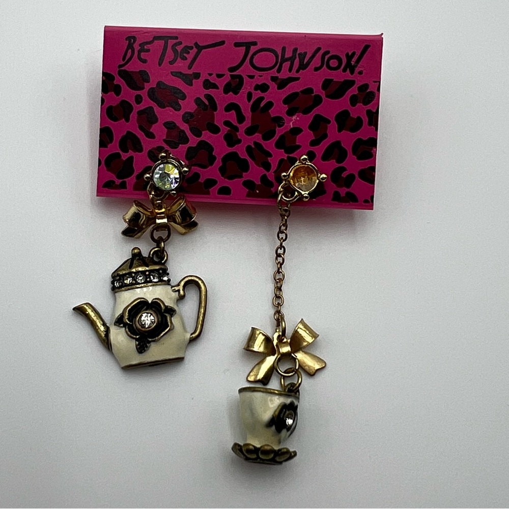 RARE Bestey Johnson Vintage Antique Rose Teapot Teacup Earrings and Necklace - Picture 5 of 10